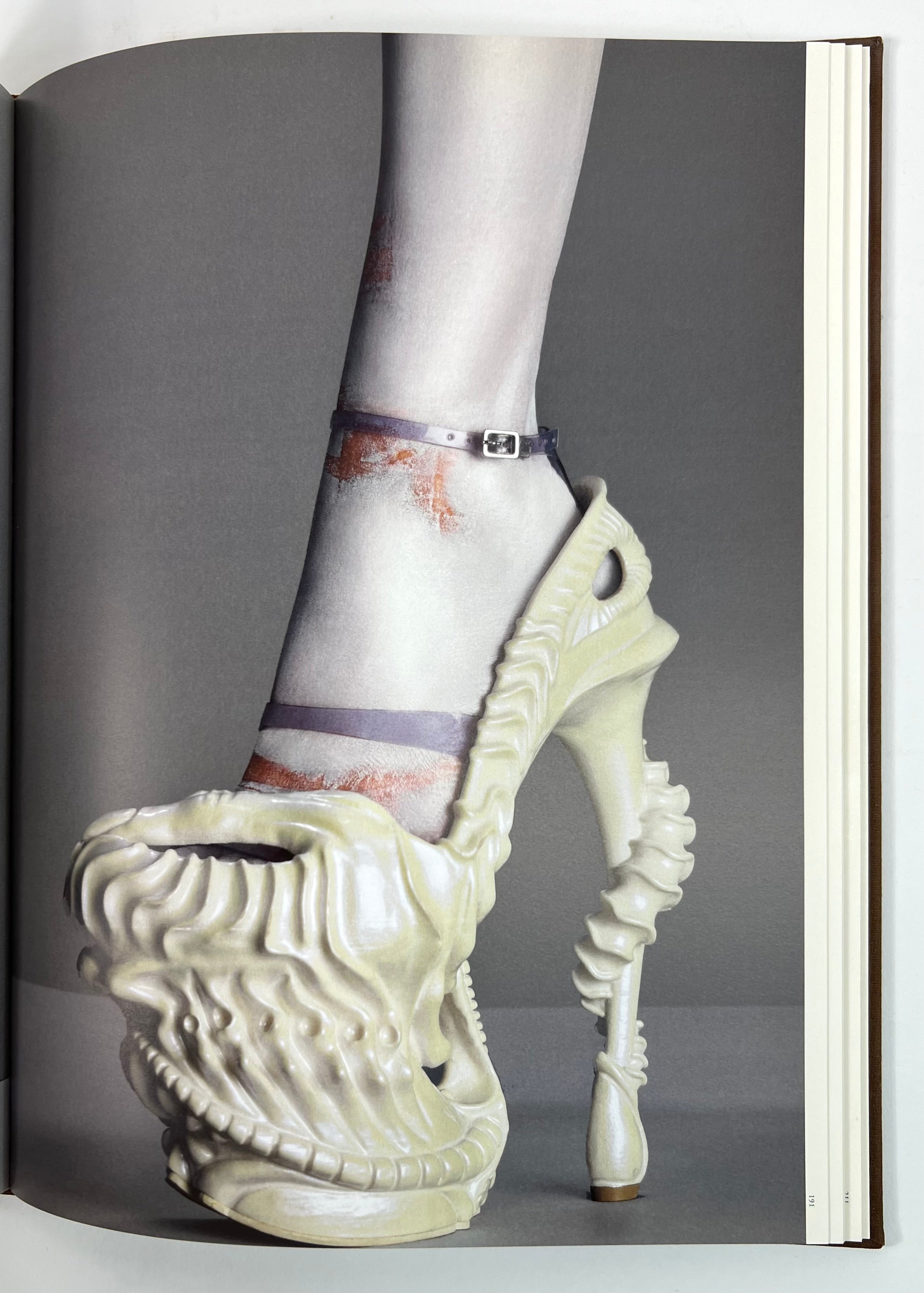 MCQUEEN, Alexander. Savage Beauty. – Glenn Horowitz Bookseller