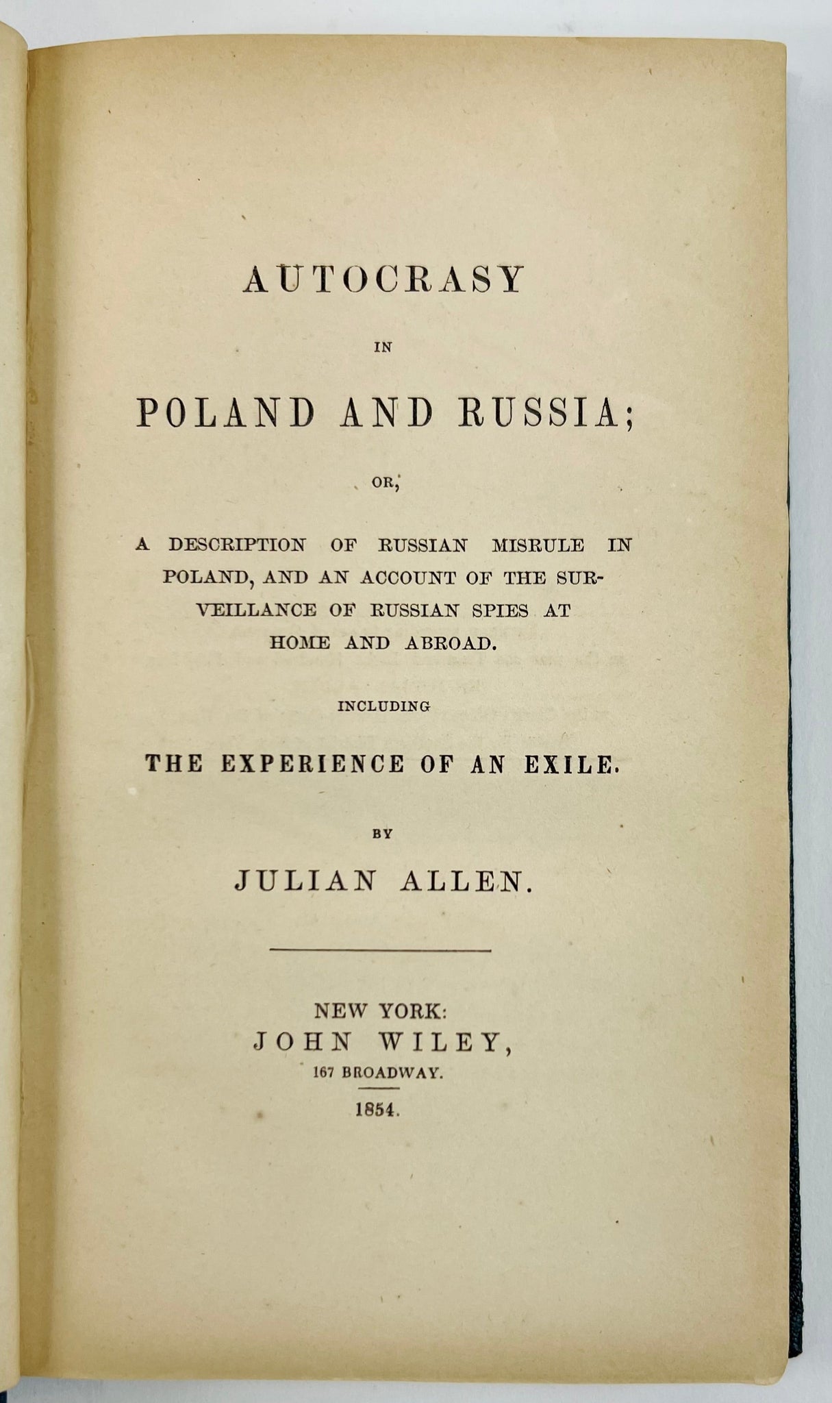ALLEN, Julian | Autocrasy in Poland and Russia.