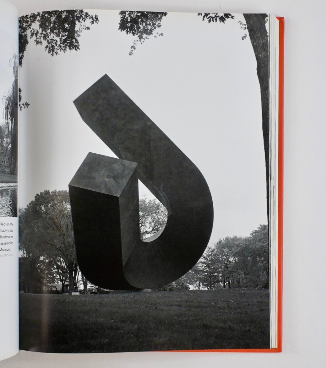 LIPPINCOT, Jonathan D. Large Scale: Fabricating Sculpture in the 1960s and 1970s.